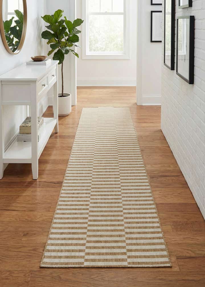 2' 7 x 10' Easy-Clean Striped Indoor / Outdoor Runner Rug