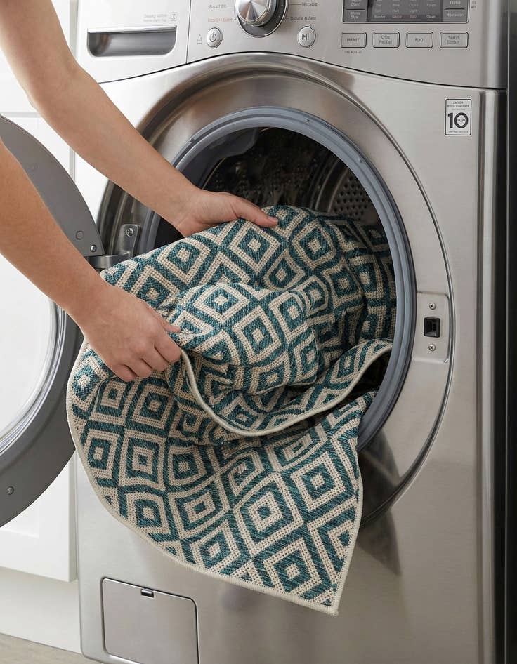 Detail image of 1' 4 x 1' 4  Washable Jill Zarin Costa Rica Indoor / Outdoor Sample Rug