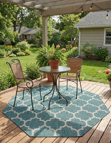 7' 10 x 7' 10 Easy-Clean Lattice Indoor / Outdoor Octagon Rug