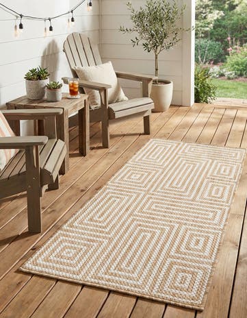 2' x 4' Easy-Clean Modern Indoor / Outdoor Runner Rug