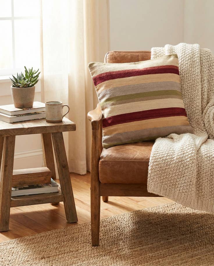 Detail image of 2' 10 x 3' Hand Woven Pillow Wool Square Rug