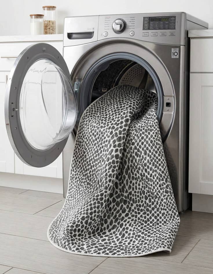 Detail image of 7' 10 x 10'  Washable Jill Zarin Cape Town Indoor / Outdoor Oval Rug