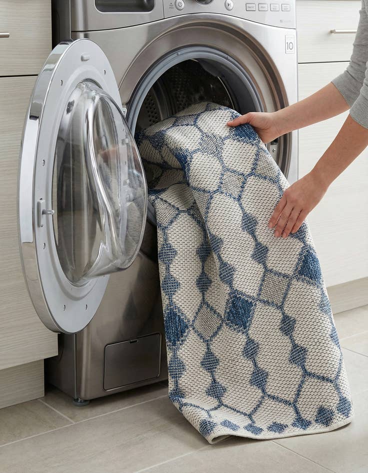 Detail image of 4' x 6'  Washable Trellis Indoor / Outdoor Rug