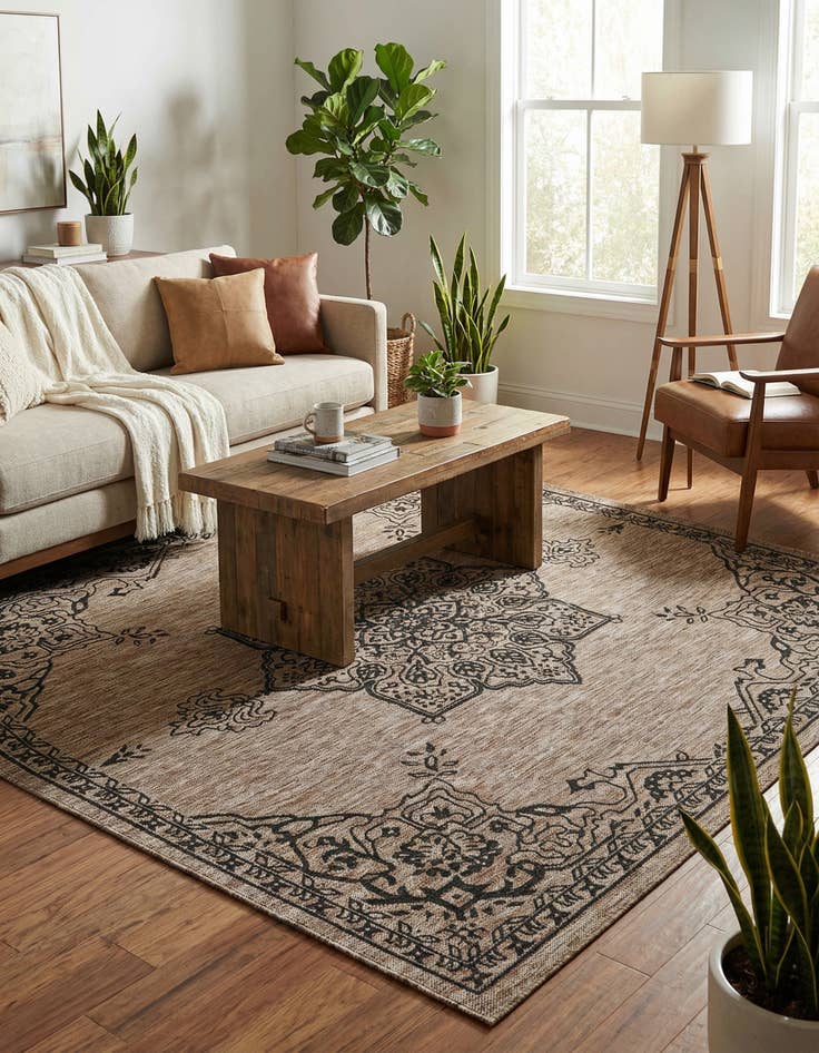 Detail image of 7' 10 x 7' 10 Easy-Clean Traditional Indoor / Outdoor Square Rug