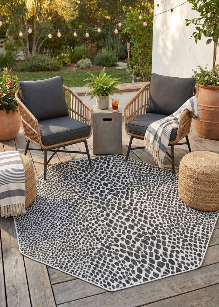 7' 10 x 7' 10 Easy-Clean Jill Zarin Cape Town Indoor / Outdoor Octagon Rug