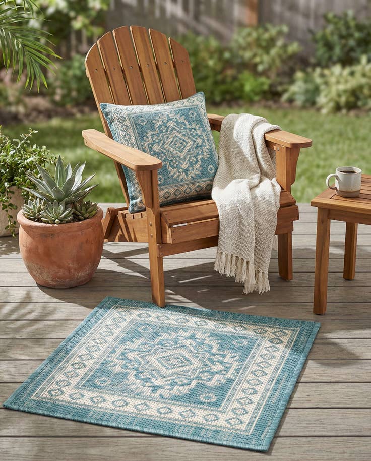 Detail image of 1' 4 x 1' 4 Easy-Clean Aztec Indoor / Outdoor Sample Rug