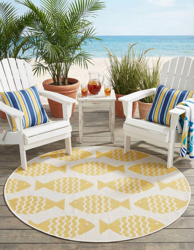 Detail image of  4' 1 x 4' 1  Washable Coastal Indoor / Outdoor Round Rug