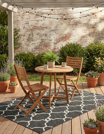 Black Easy-Clean Lattice Indoor / Outdoor Rug