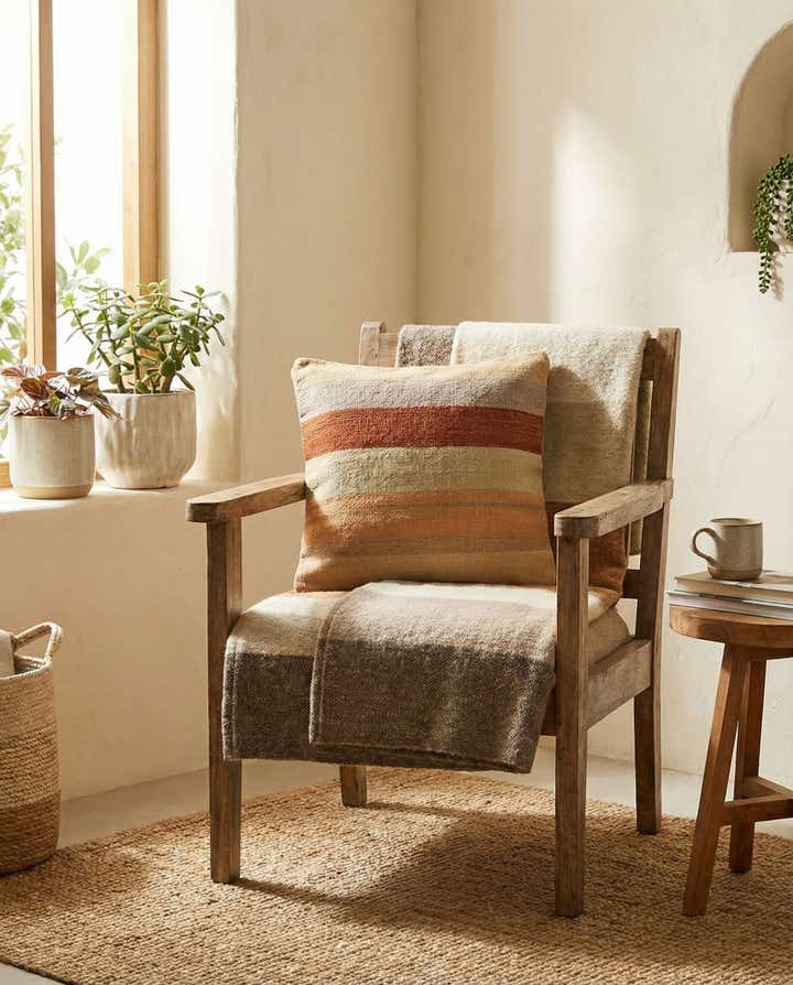 1' 5 x 1' 6 Hand Woven Pillow Wool Square Rug