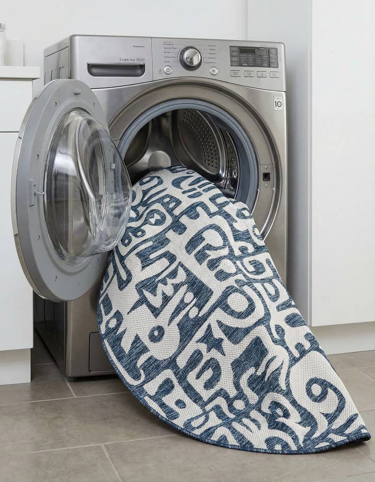 Detail image of 7' 10 x 7' 10  Washable Modern Indoor / Outdoor Round Rug