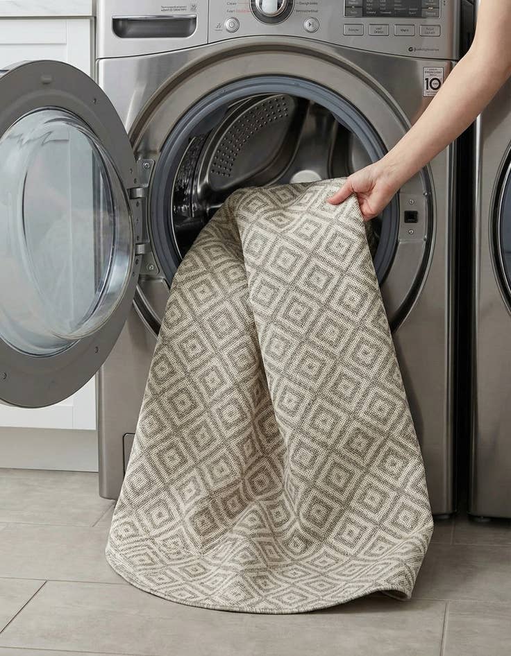 Detail image of 5' 3 x 8'  Washable Jill Zarin Costa Rica Indoor / Outdoor Oval Rug