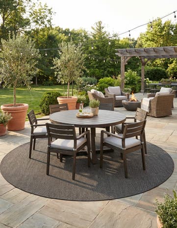 Black Easy-Clean Solid Indoor / Outdoor Round Rug