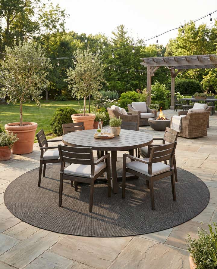 13' x 13' Easy-Clean Solid Indoor / Outdoor Round Rug