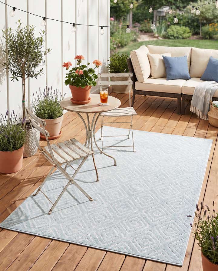 4' x 6' Easy-Clean Sabrina Soto Indoor / Outdoor Rug