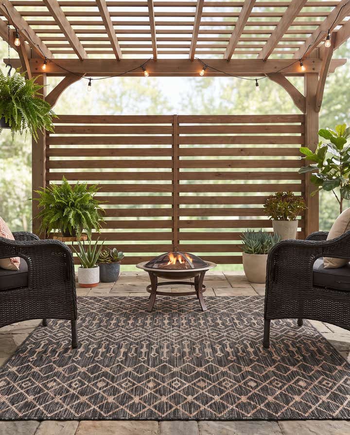 5' 3 x 5' 3 Easy-Clean Trellis Indoor / Outdoor Square Rug