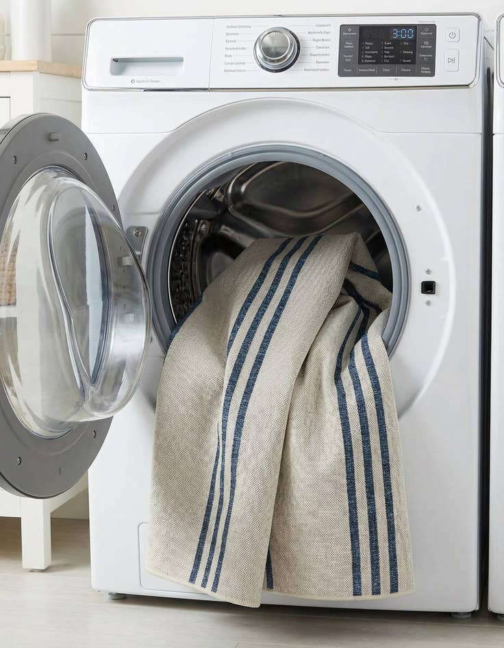 Detail image of 6' x 9'  Washable Jill Zarin Anguilla Indoor / Outdoor Rug