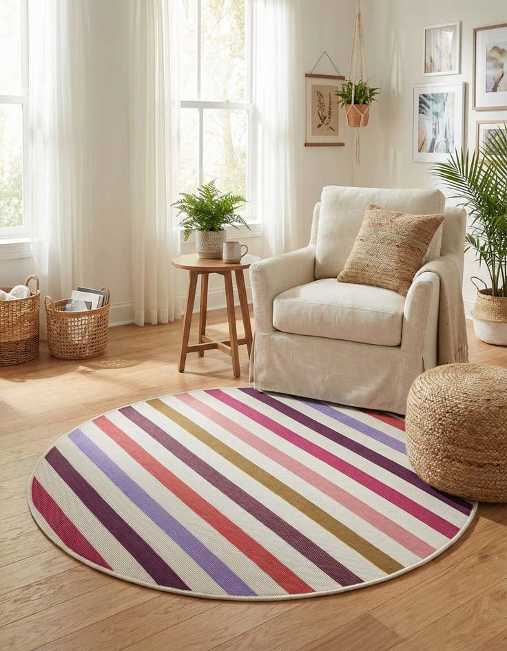 Detail image of 4' x 4'  Washable Striped Indoor / Outdoor Round Rug
