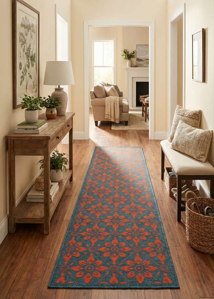 2' 7 x 10' Easy-Clean Trellis Indoor / Outdoor Runner Rug