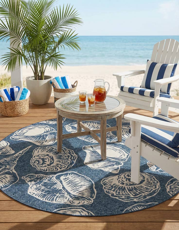 Detail image of 7' 10 x 7' 10  Washable Coastal Indoor / Outdoor Round Rug