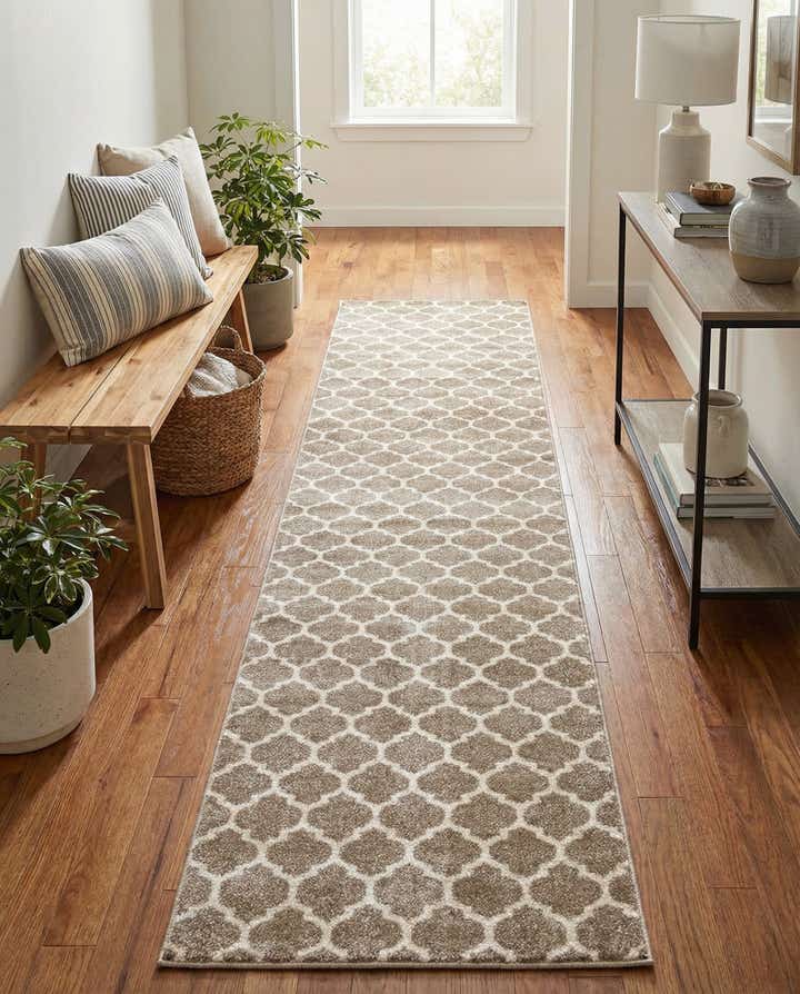 2' 7 x 13' Lattice Runner Rug