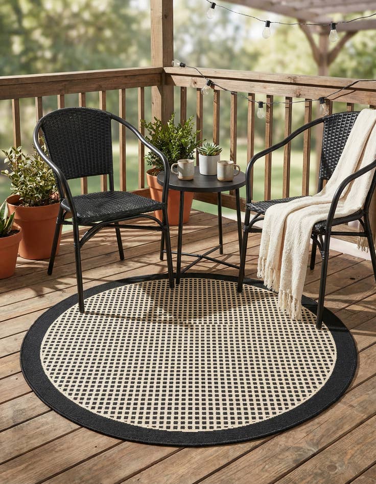 Detail image of 3' x 3'  Washable Border Indoor / Outdoor Round Rug