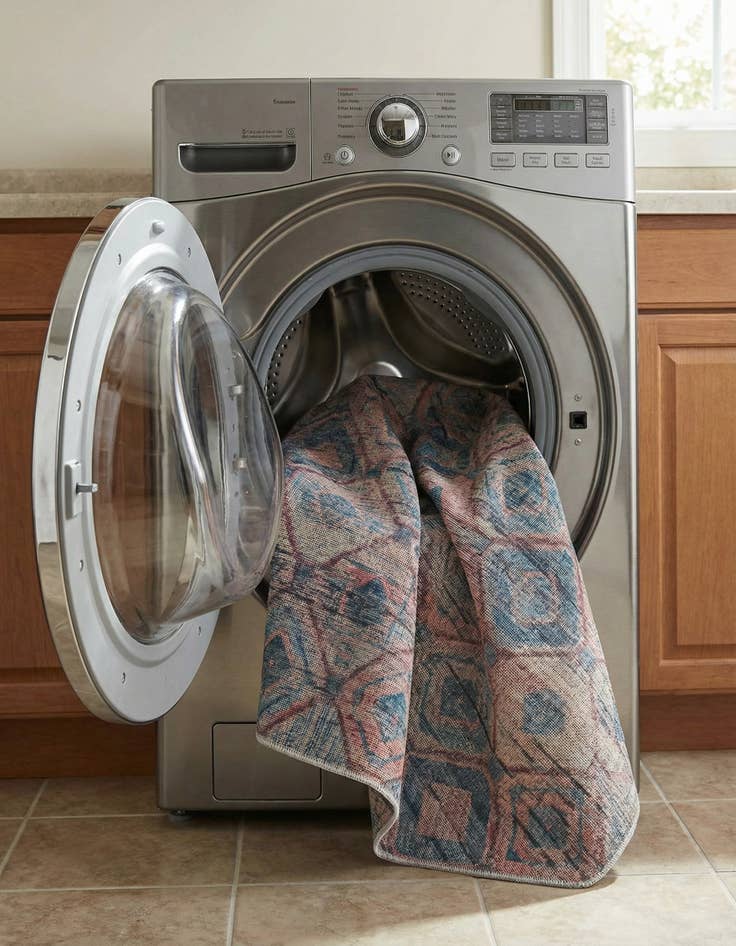 Detail image of  5' 3 x 5' 3  Washable Sisu Octagon Rug