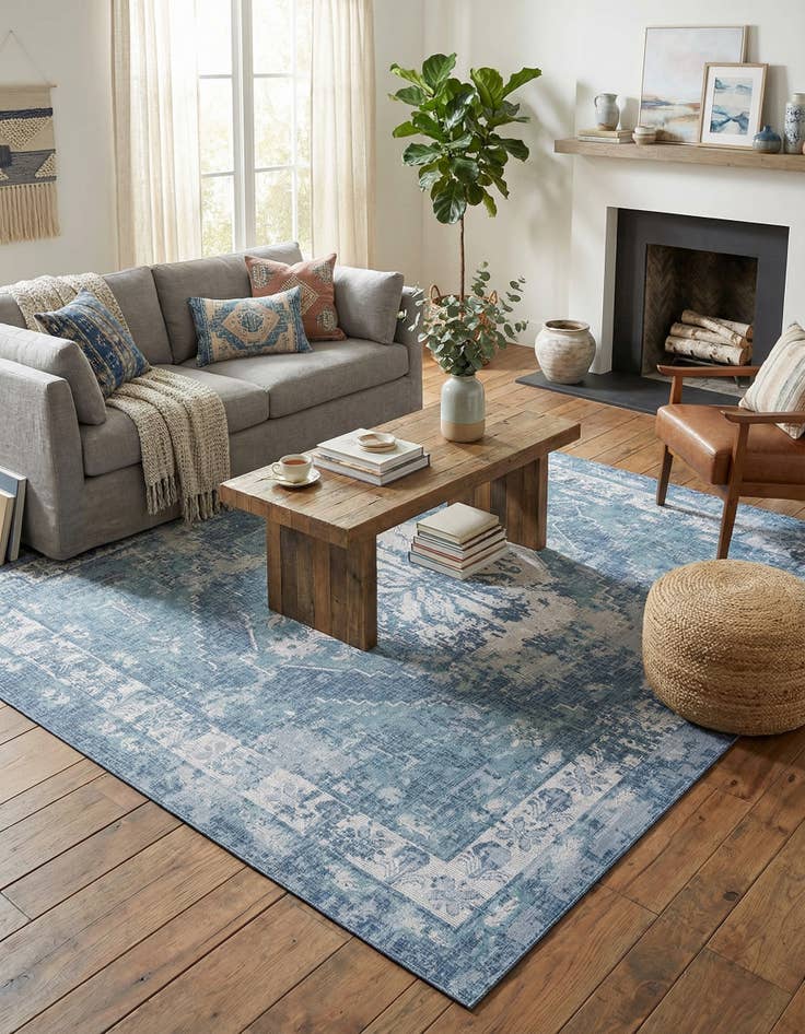 Detail image of 10' x 10'  Washable Traditional Indoor / Outdoor Square Rug