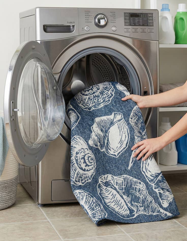 Detail image of 5' 3 x 8'  Washable Coastal Indoor / Outdoor Rug