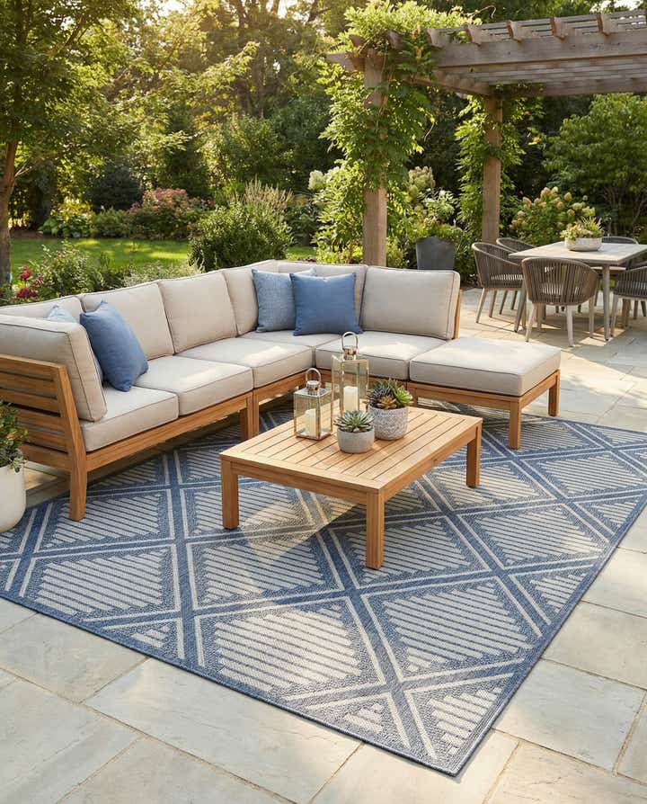 9' x 12' Easy-Clean Lattice Indoor / Outdoor Rug