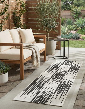 2' 7 x 12' Easy-Clean Modern Indoor / Outdoor Runner Rug