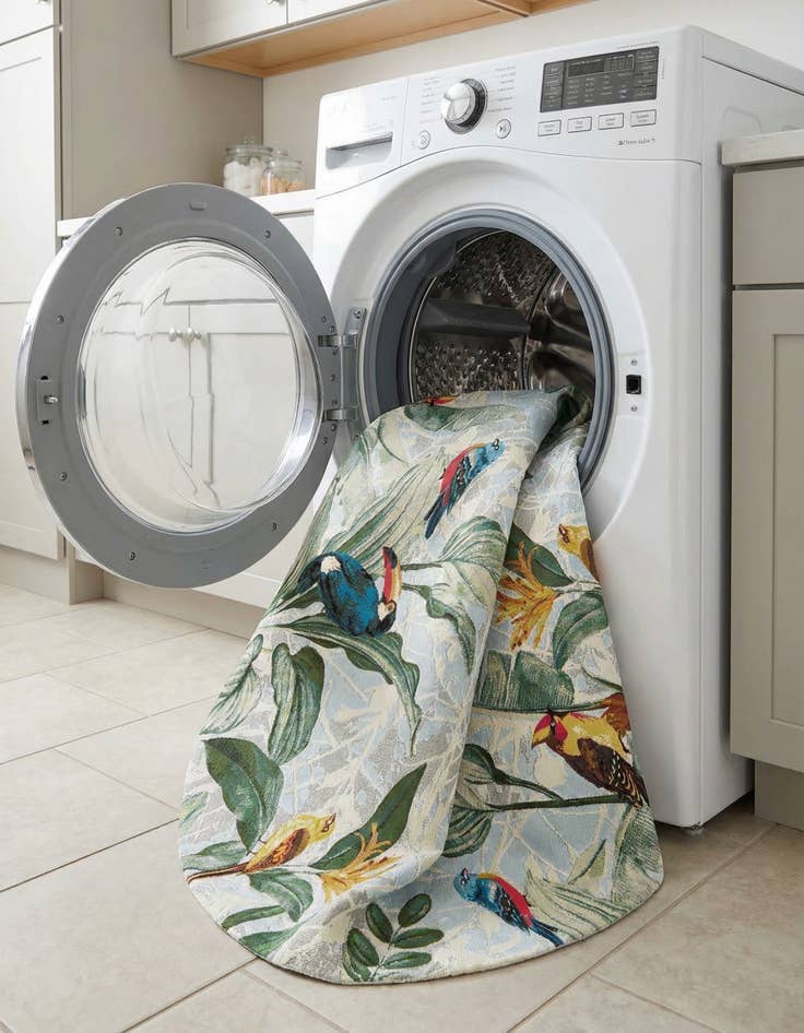 Detail image of  7' 10 x 7' 10  Washable Botanical Indoor / Outdoor Round Rug