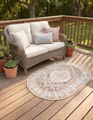 Natural Easy-Clean Traditional Indoor / Outdoor Oval Rug