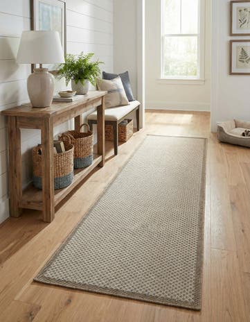 2' 7 x 10' Easy-Clean Border Indoor / Outdoor Runner Rug
