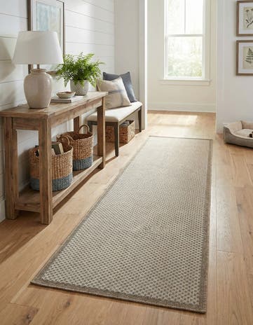 2' 7 x 10' Easy-Clean Border Indoor / Outdoor Runner Rug