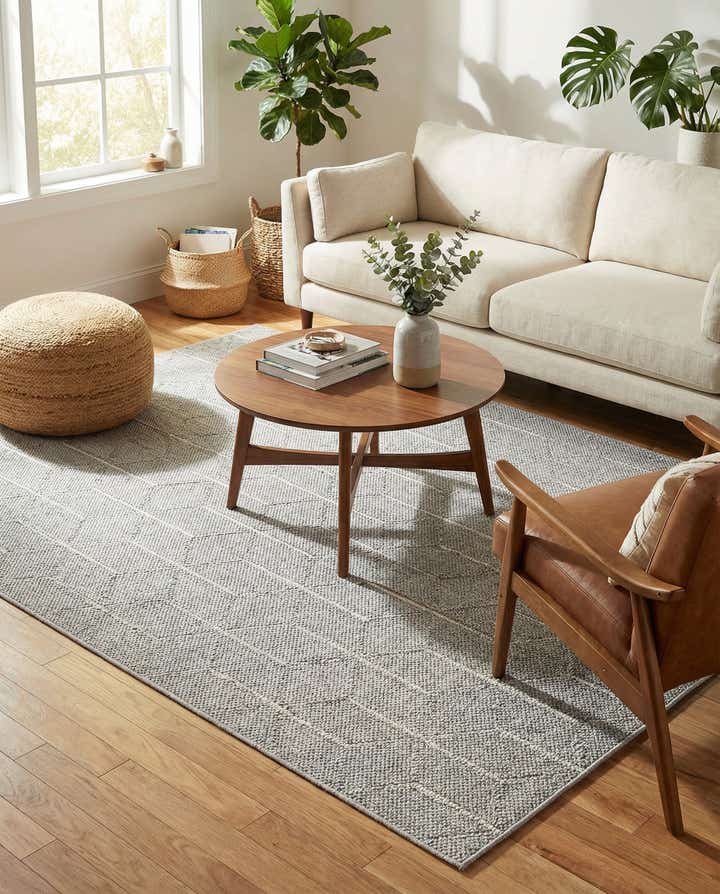 5' 3 x 8' Easy-Clean Lattice Indoor / Outdoor Rug