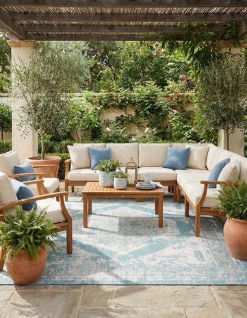 10' x 10' Easy-Clean Traditional Indoor / Outdoor Square Rug
