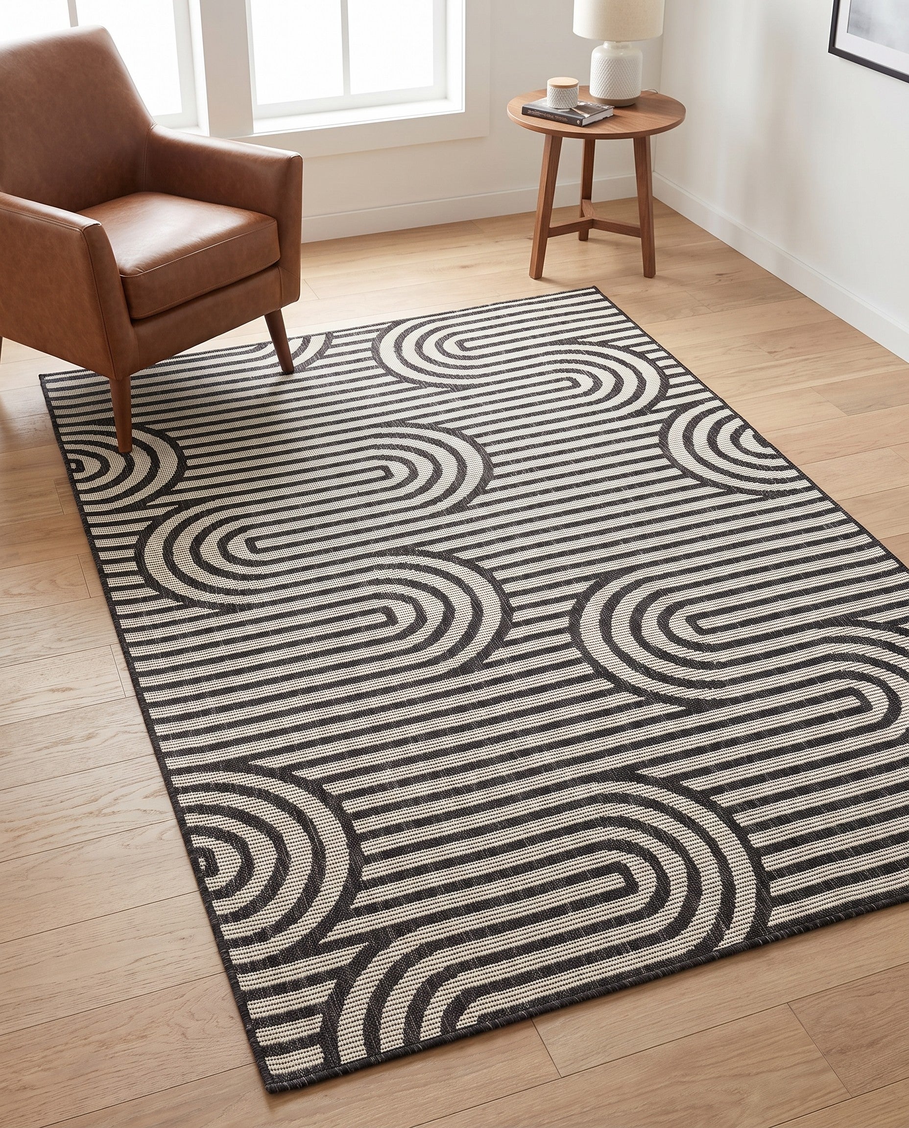 4' x 6' Easy-Clean Modern Indoor / Outdoor Rug