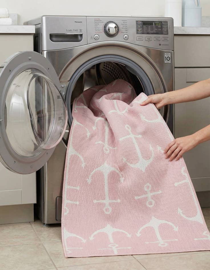 Detail image of 5' 3 x 8'  Washable Coastal Indoor / Outdoor Rug