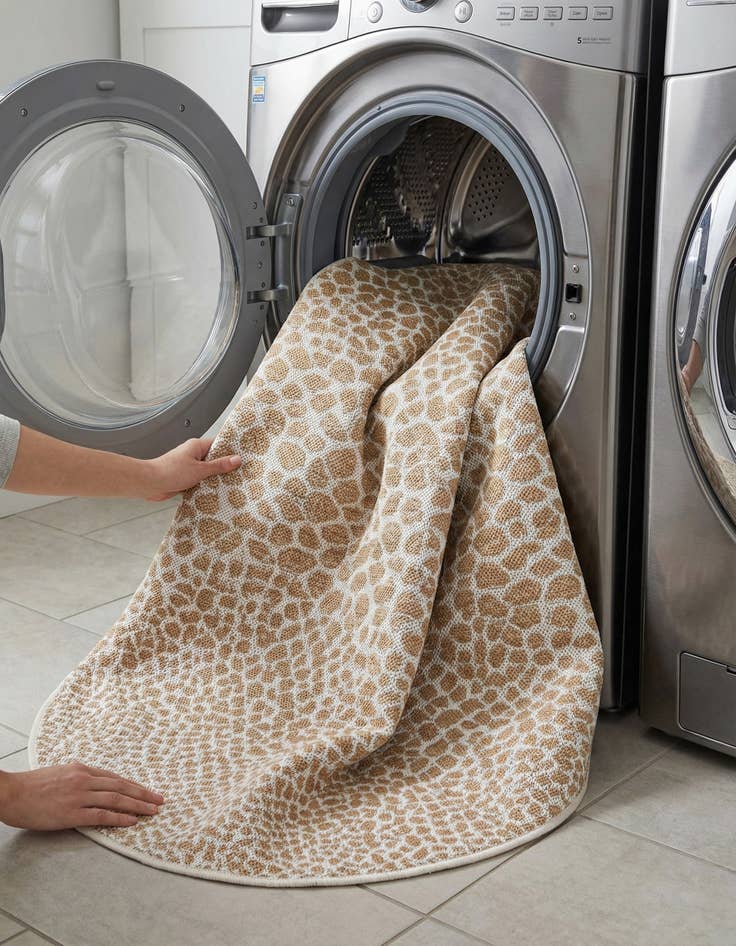 Detail image of 4' x 4'  Washable Jill Zarin Cape Town Indoor / Outdoor Round Rug