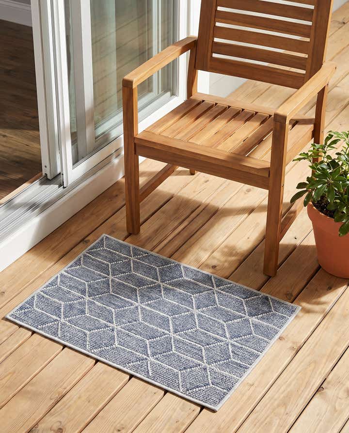 2' x 3' 1 Easy-Clean Lattice Indoor / Outdoor Rug