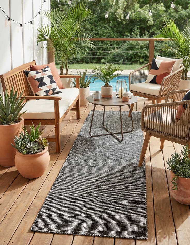 Detail image of 2' 7 x 10' Easy-Clean Jill Zarin Palm Springs Indoor / Outdoor Runner Rug