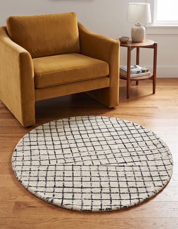 Black and Ivory Heritage Line Wool Round Rug