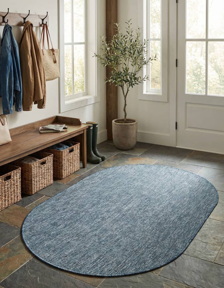 Detail image of 3' x 5' 3 Easy-Clean Solid Indoor / Outdoor Oval Rug
