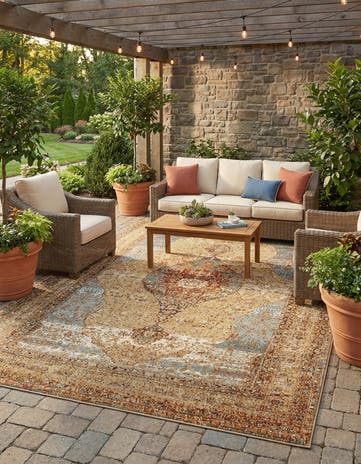 10' x 14' Easy-Clean Traditional Indoor / Outdoor Rug