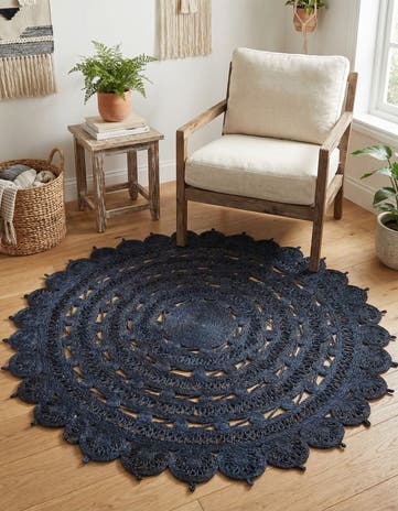 6' 1 x 6' 1 Handmade Braided Jute Round Rug