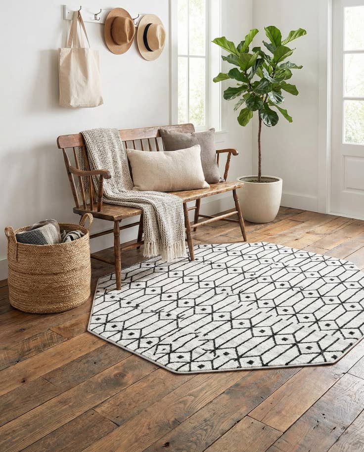 Detail image of 5' 3 x 5' 3 Lattice Trellis Octagon Rug