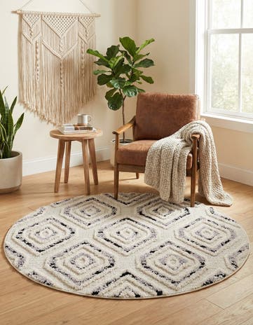 Black and White Cherokee Round Rug