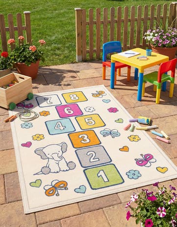 light Cream Easy-Clean Indoor / Outdoor Rug