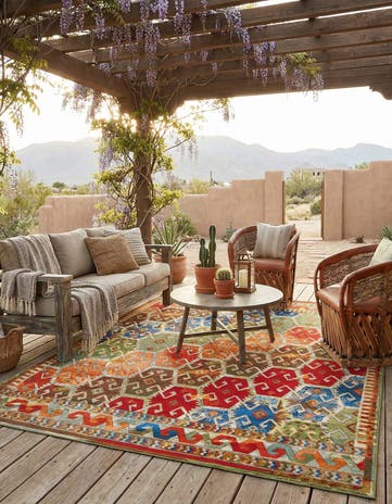 7' 10 x 10' Easy-Clean Southwestern Indoor / Outdoor Rug