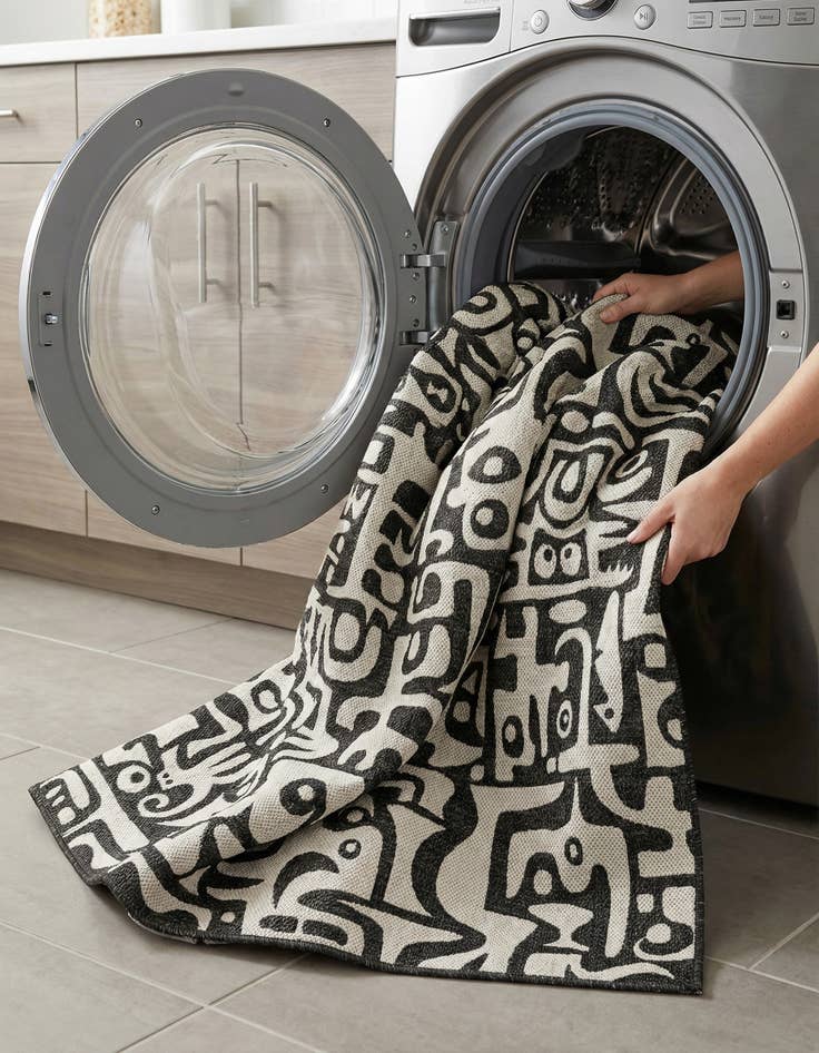 Detail image of  7' 10 x 7' 10  Washable Modern Indoor / Outdoor Square Rug